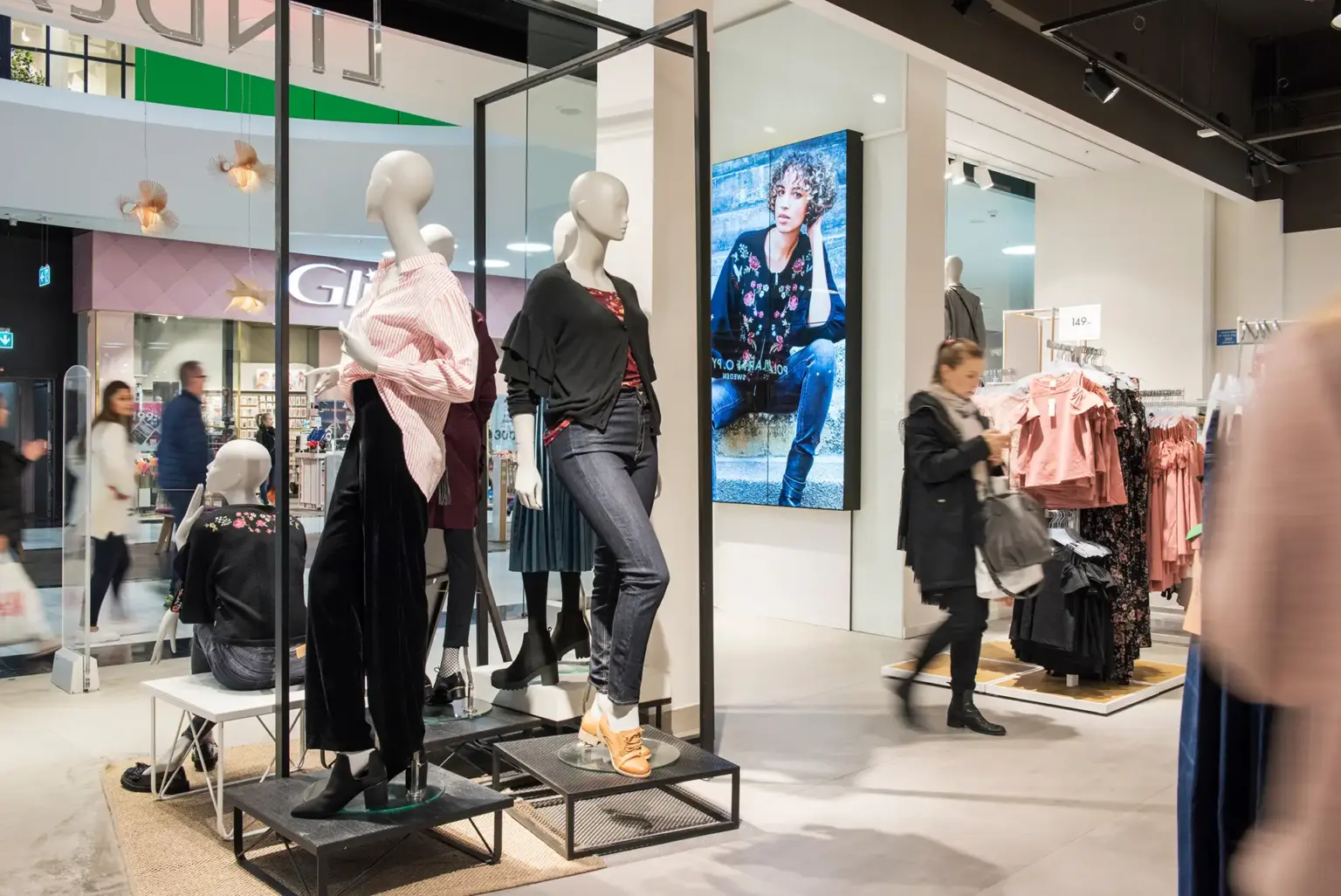 Indoor digital signage in een winkel